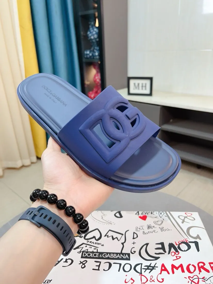Men's shoes 💰280🌹🌹 (dg) New men's slippers, high-end boutique, leather puff upper with exquisite embossed logo decoration, fine workmanship, super soft sole, casual, loose and comfortable, a must-have in summer! \nsize：38-44